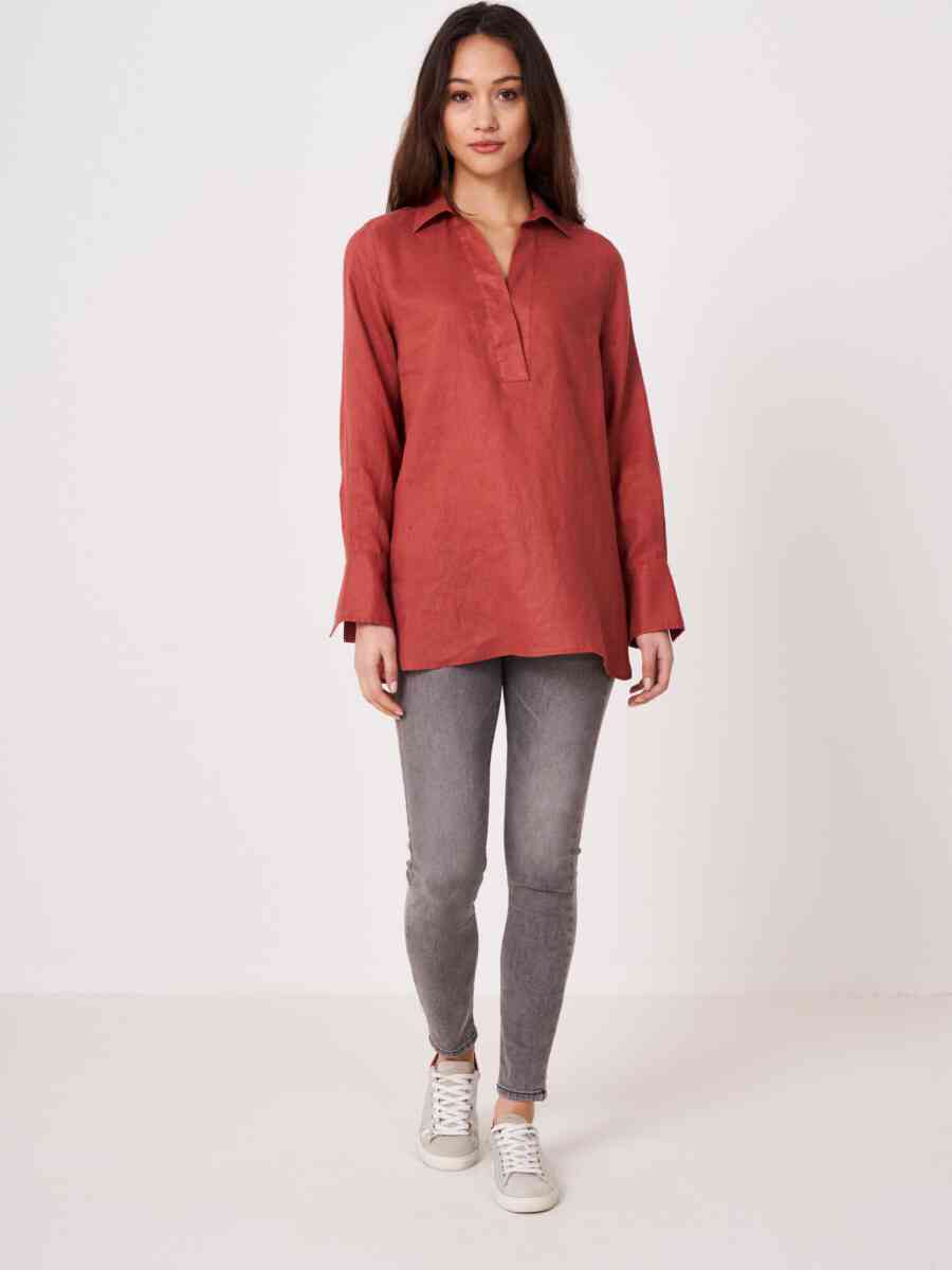 Basic pure linen blouse with open shirt collar image number 3