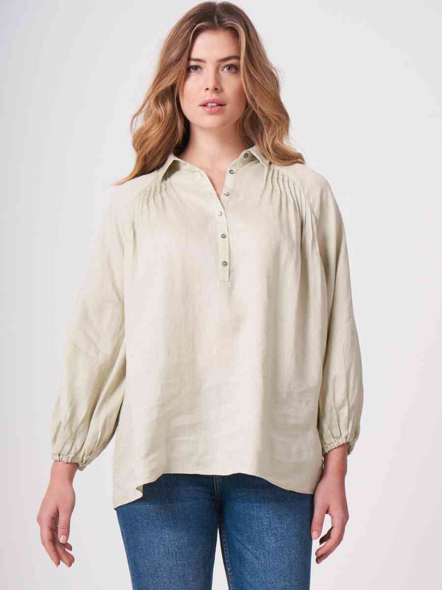 Linen blouse with puff sleeves