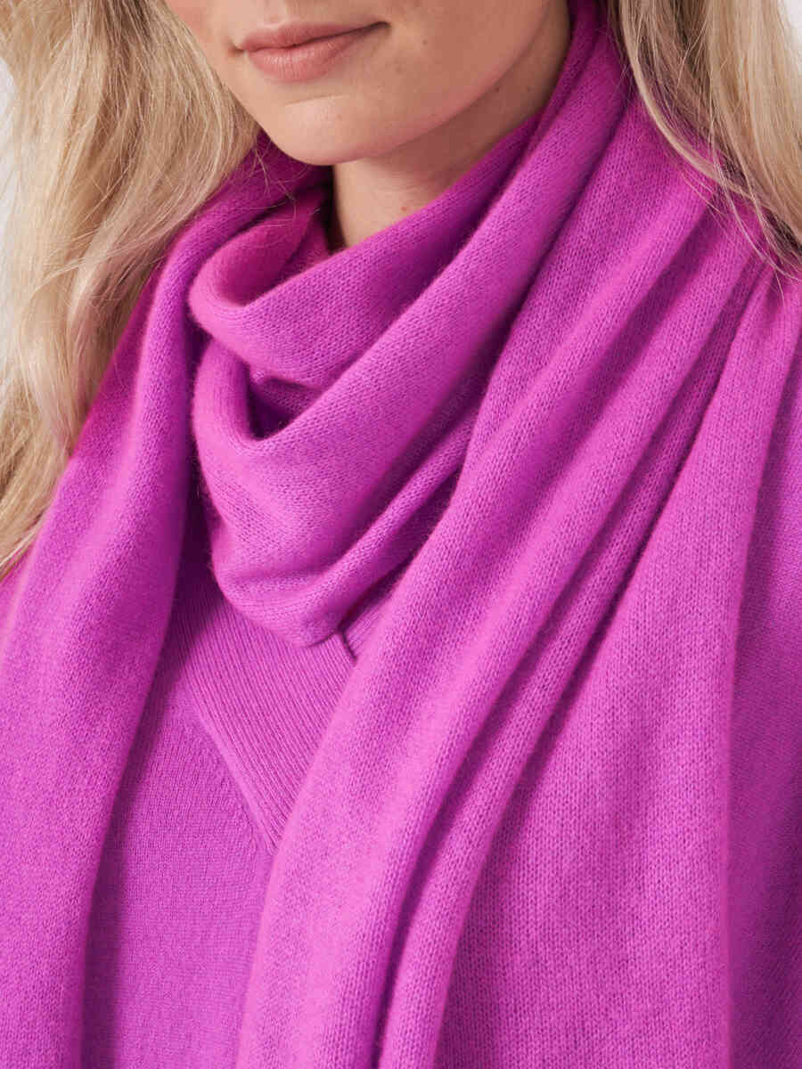 Fine knit organic cashmere scarf image number 3