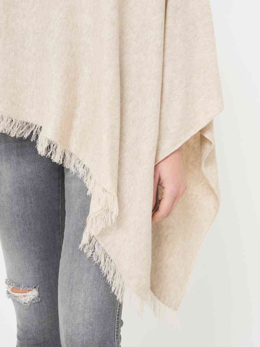 Cotton blend poncho with fine fringes image number 2