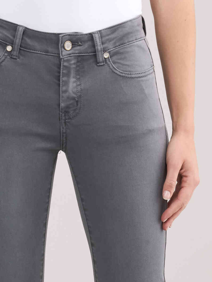 Straight-cut jeans image number 3