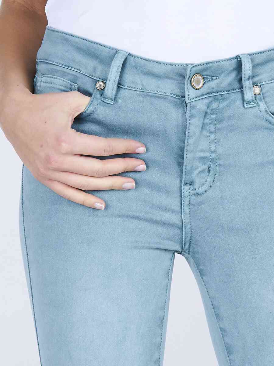 Skinny women's pants image number 2
