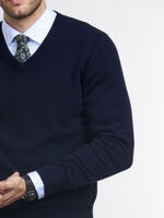 Men's cashmere V-neck sweater image number 2
