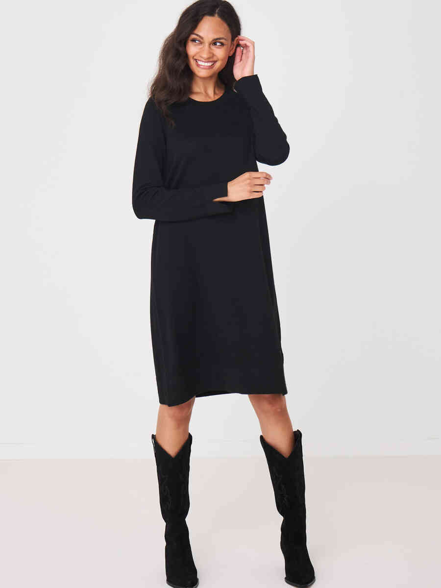 Knitted merino wool dress with slit sleeves image number 3