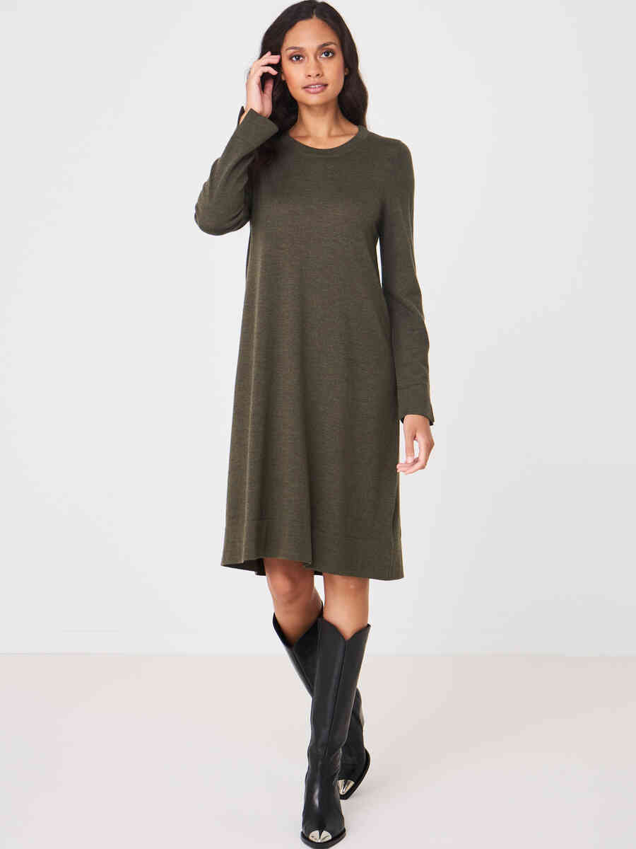 Knitted merino wool dress with slit sleeves image number 7
