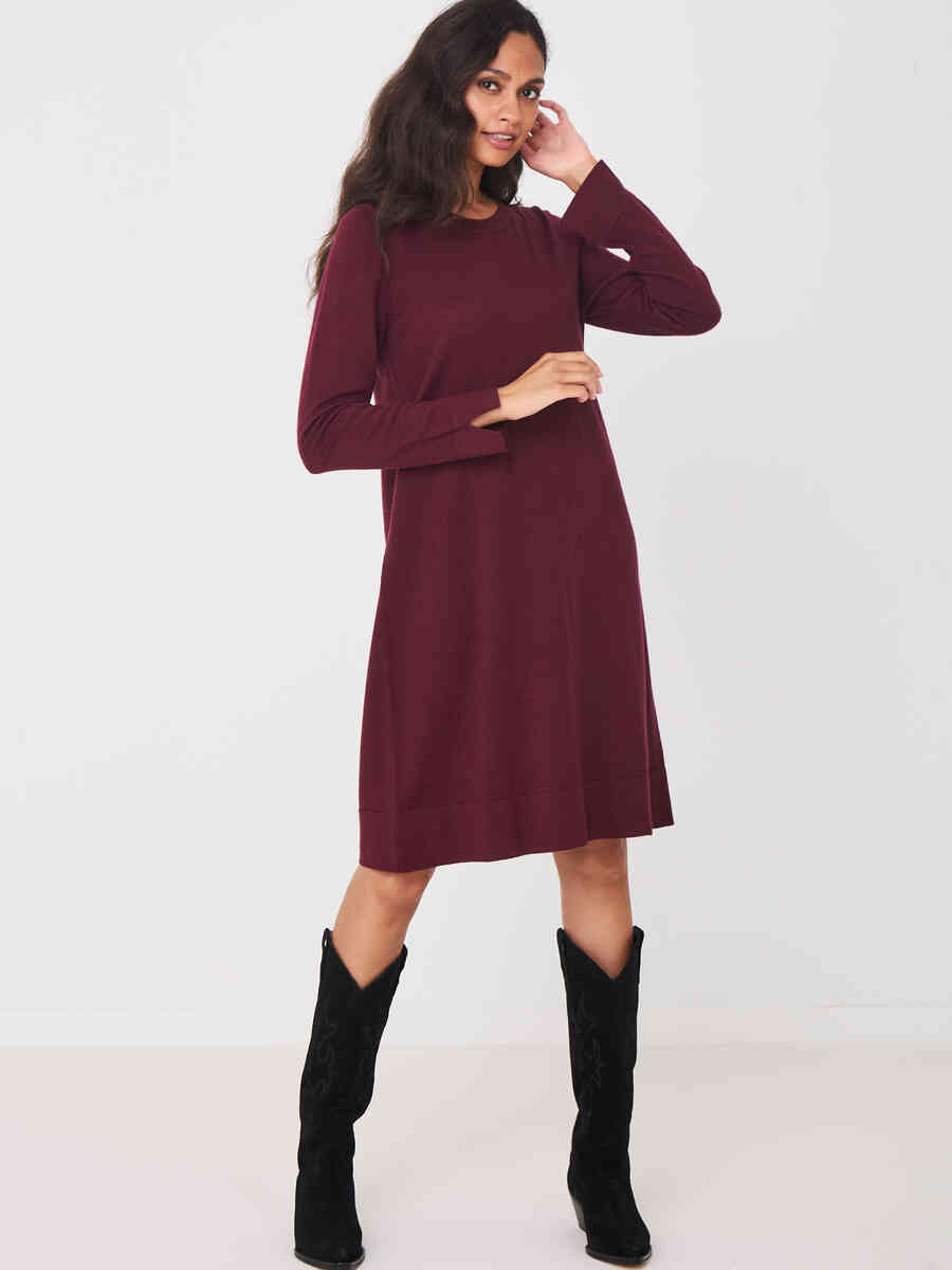 Knitted merino wool dress with slit sleeves image number 11