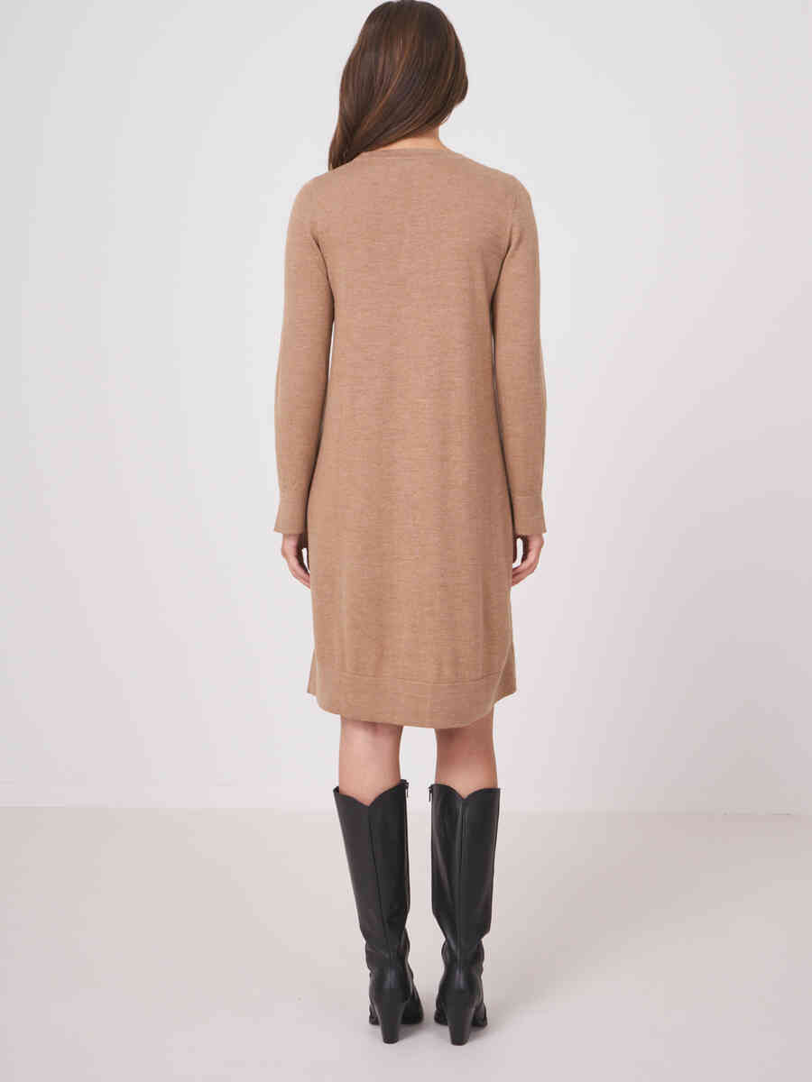 Knitted merino wool dress with slit sleeves image number 13
