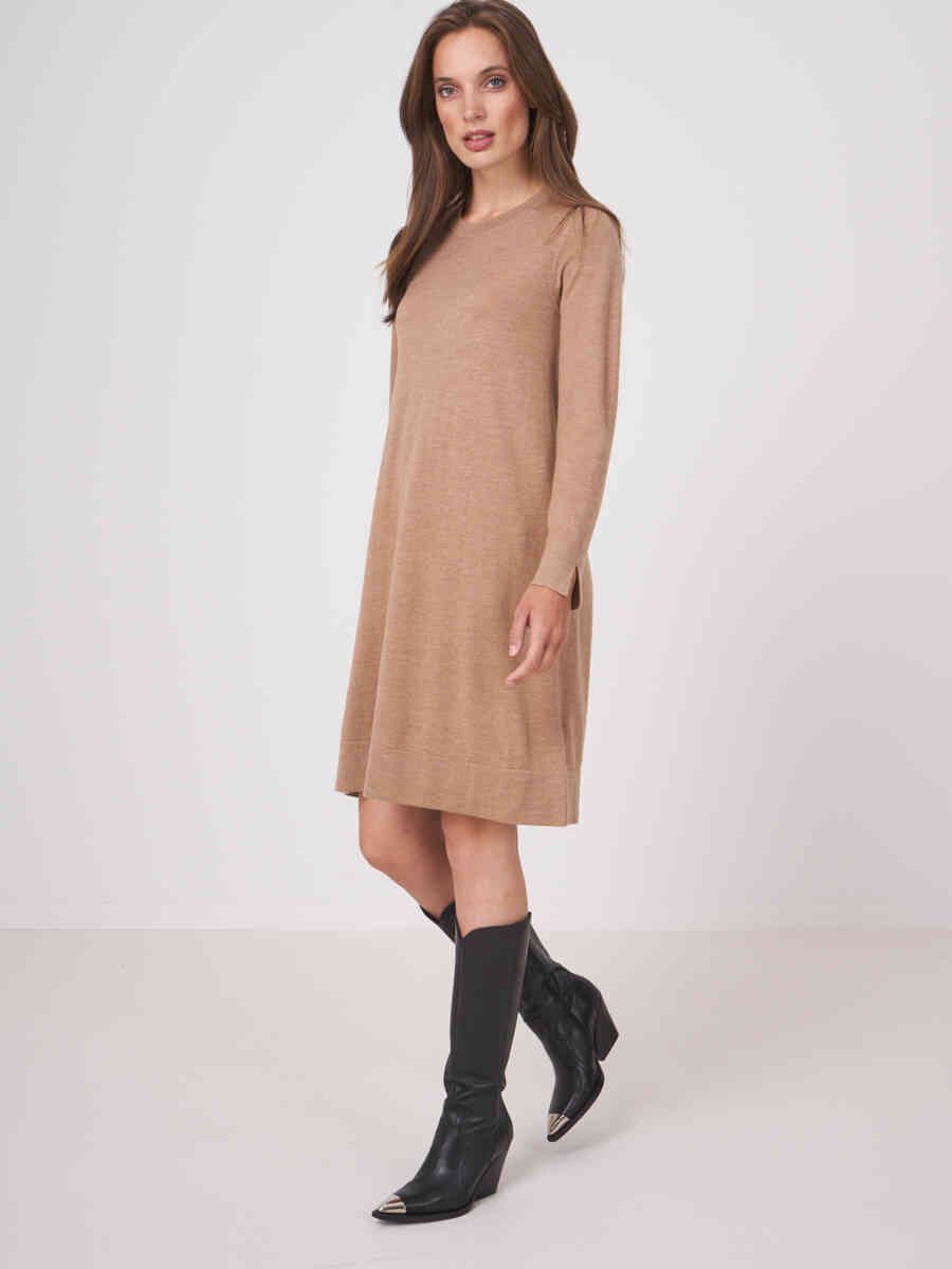 Knitted merino wool dress with slit sleeves image number 15