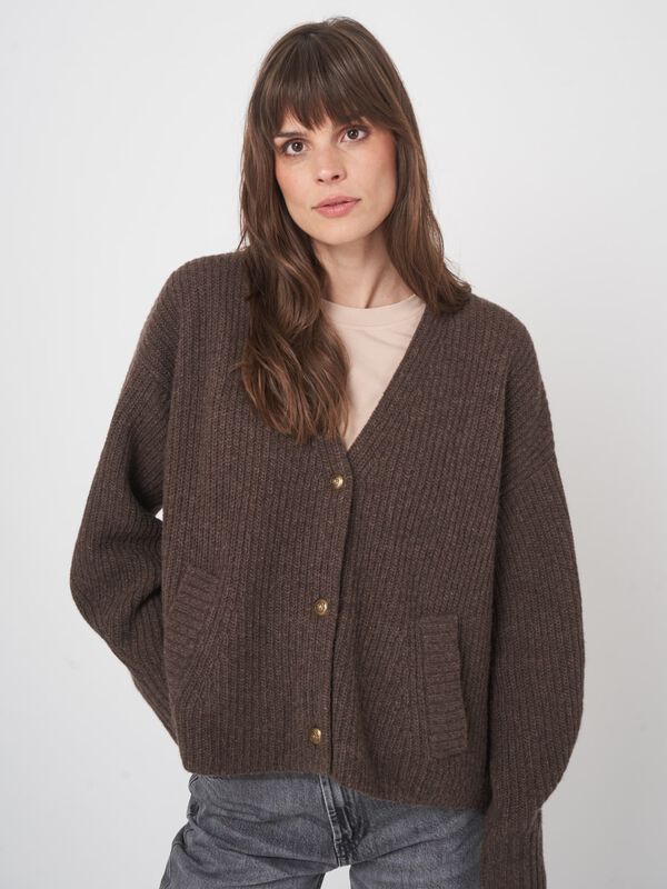 Oversized Strickjacke mit V-Ausschnitt und Taschen