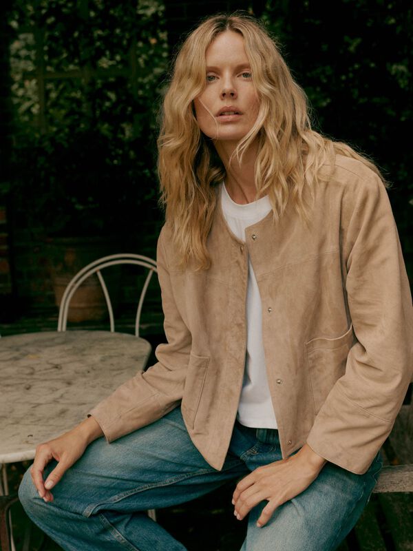 Women&rsquo;s suede goat leather jacket with round collar