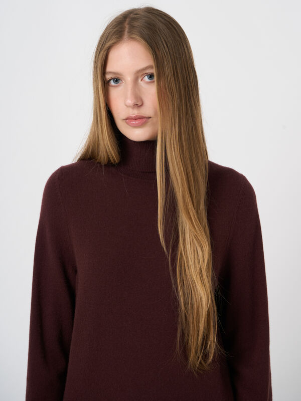Basic Organic Cashmere Turtleneck Sweater