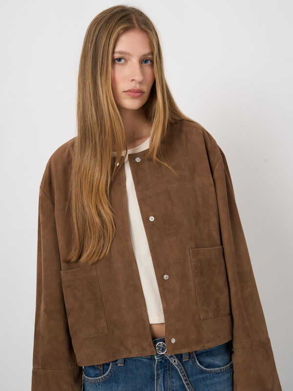 Women&rsquo;s suede goat leather jacket with round collar
