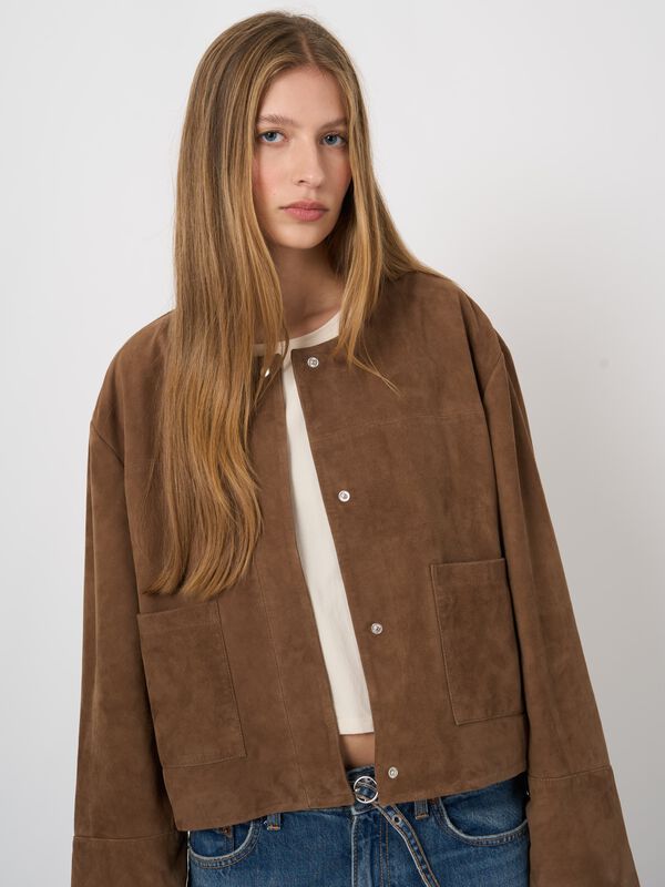Women&rsquo;s suede goat leather jacket with round collar
