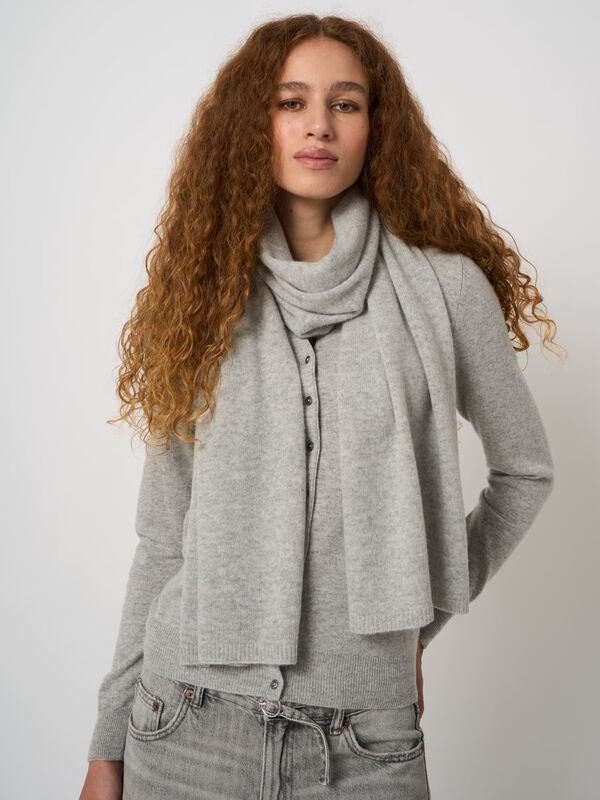 Organic cashmere fine-knit scarf