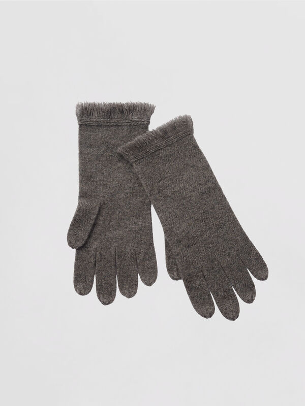 Fine-Knit Cashmere Gloves with Fringed Cuffs